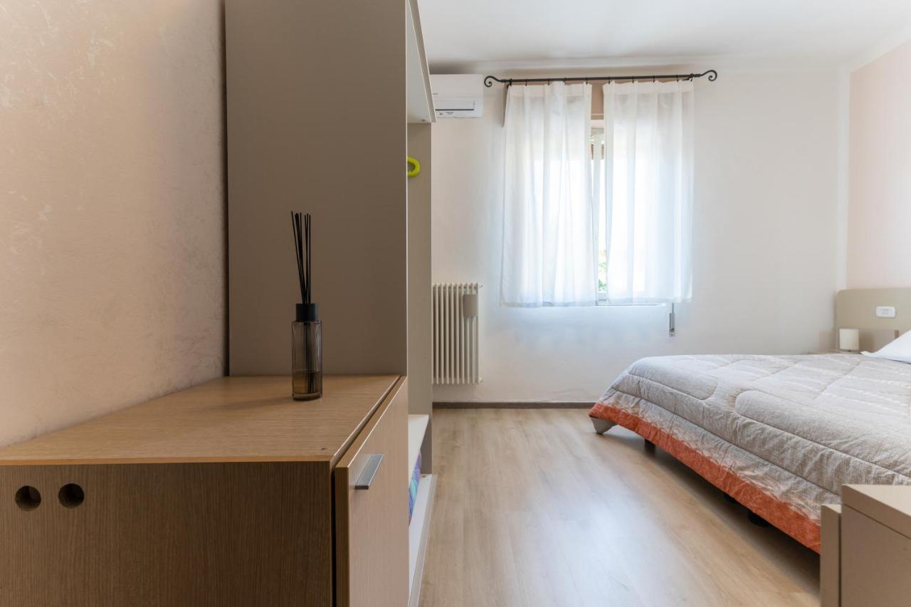 Hotel Benaco Mavras Peschiera del Garda Luaran gambar