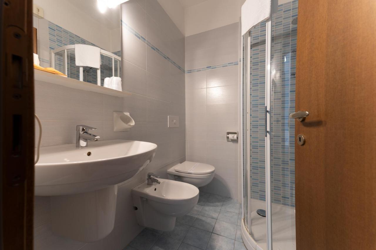 Hotel Benaco Mavras Peschiera del Garda Luaran gambar