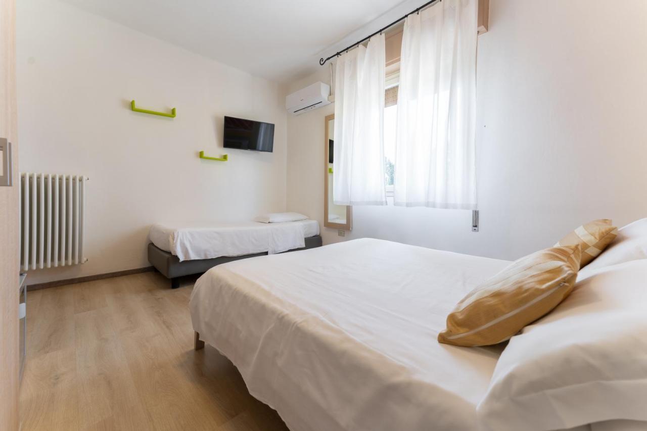 Hotel Benaco Mavras Peschiera del Garda Luaran gambar