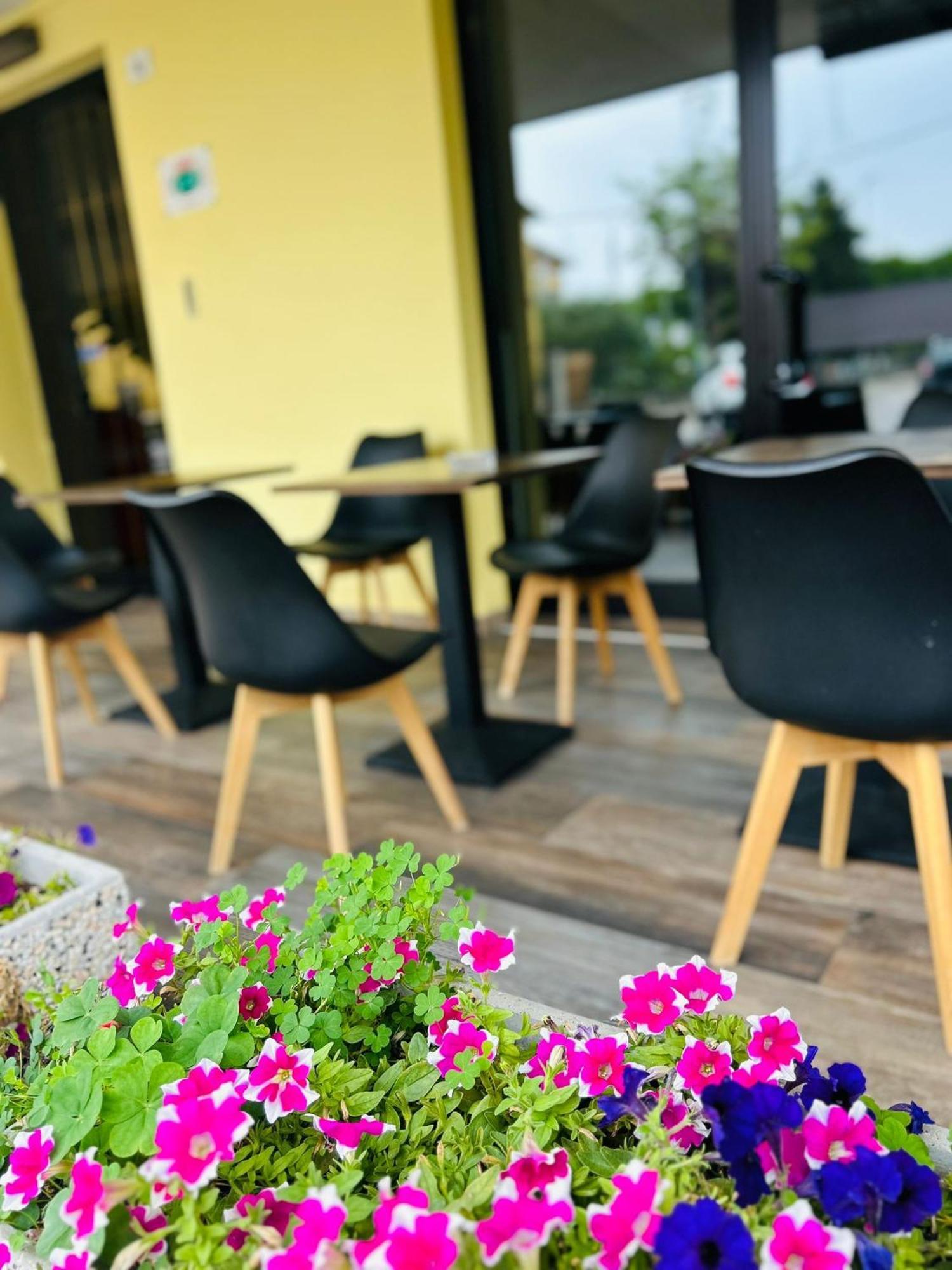 Hotel Benaco Mavras Peschiera del Garda Luaran gambar