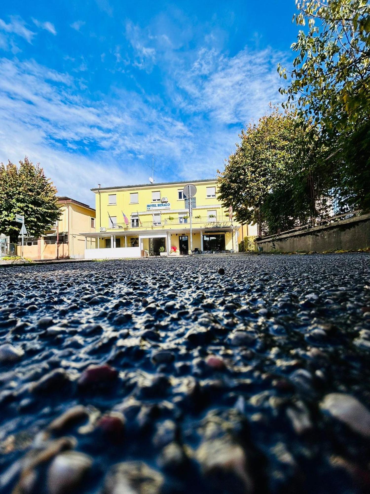 Hotel Benaco Mavras Peschiera del Garda Luaran gambar