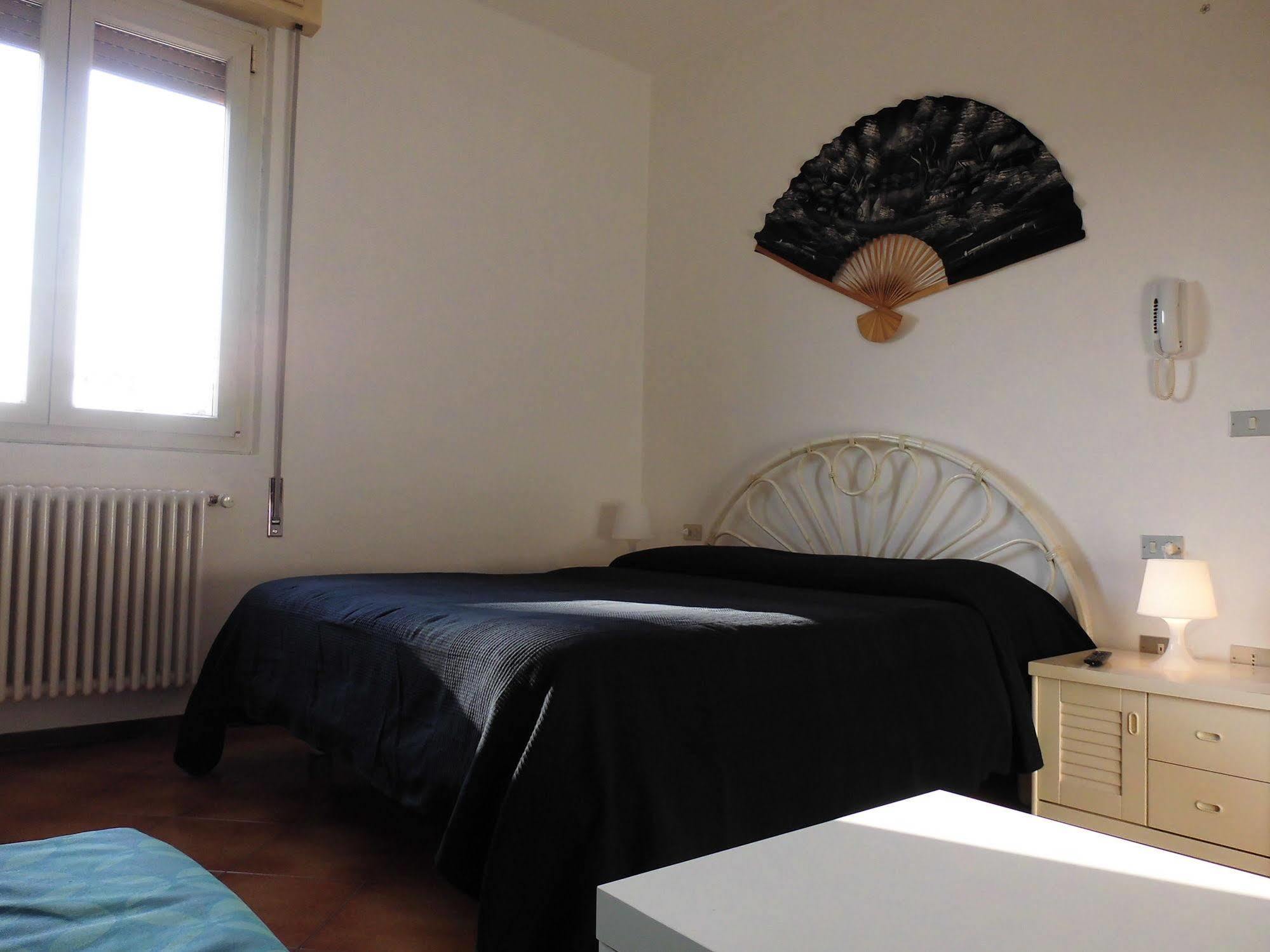 Hotel Benaco Mavras Peschiera del Garda Luaran gambar